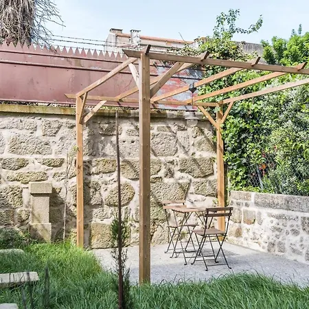 Guestready - Luxus Apts - Alves Da Veiga Garden Apartment